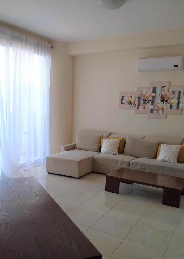 T&E Apartment Larnaca Exterior photo